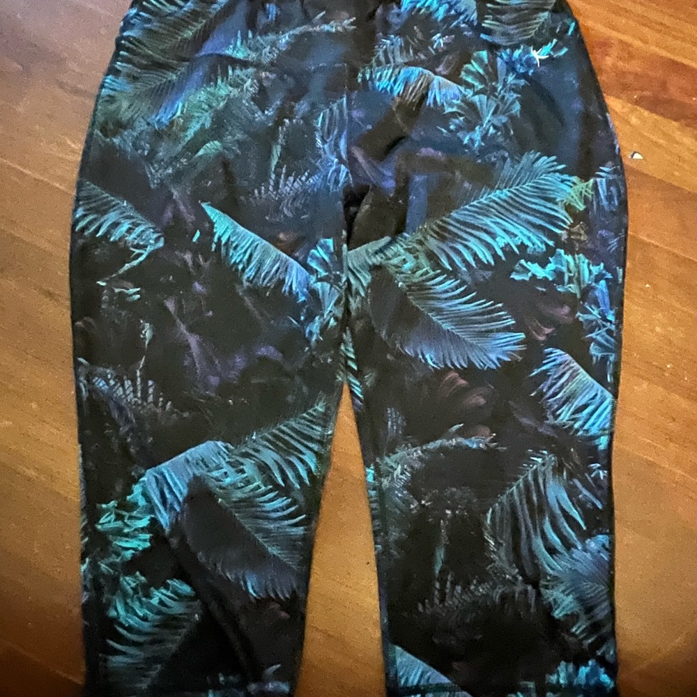 Black multi colored capris. Size XL. Made by Danskin Now